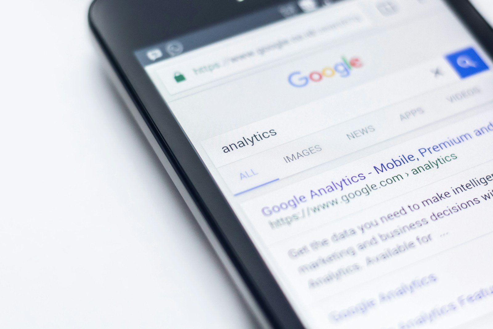 Comment Obtenir une Place en Top 10 Google : Stratégies SEO Essentielles