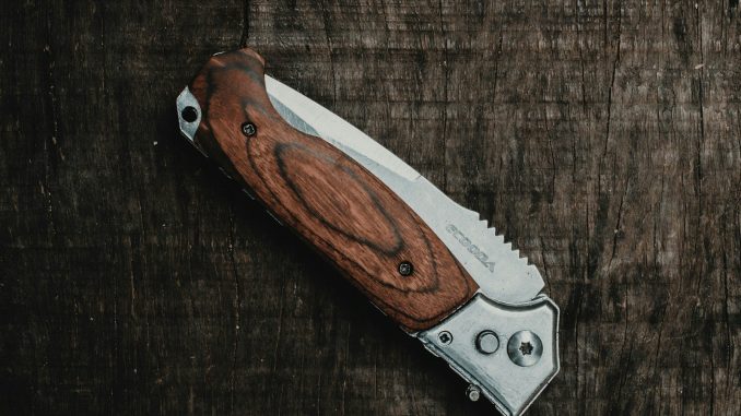 couteau pliant de survie